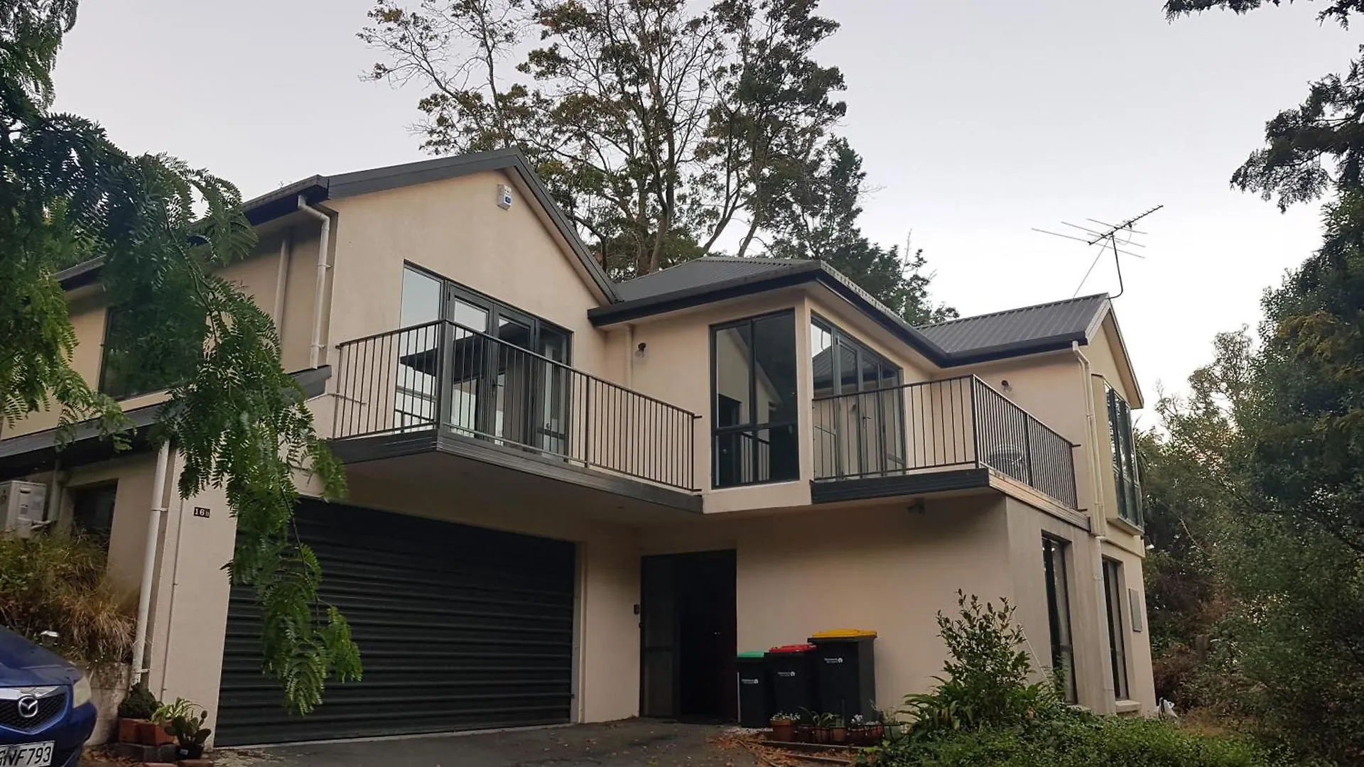 Tranquil Treehouse Villa Christchurch