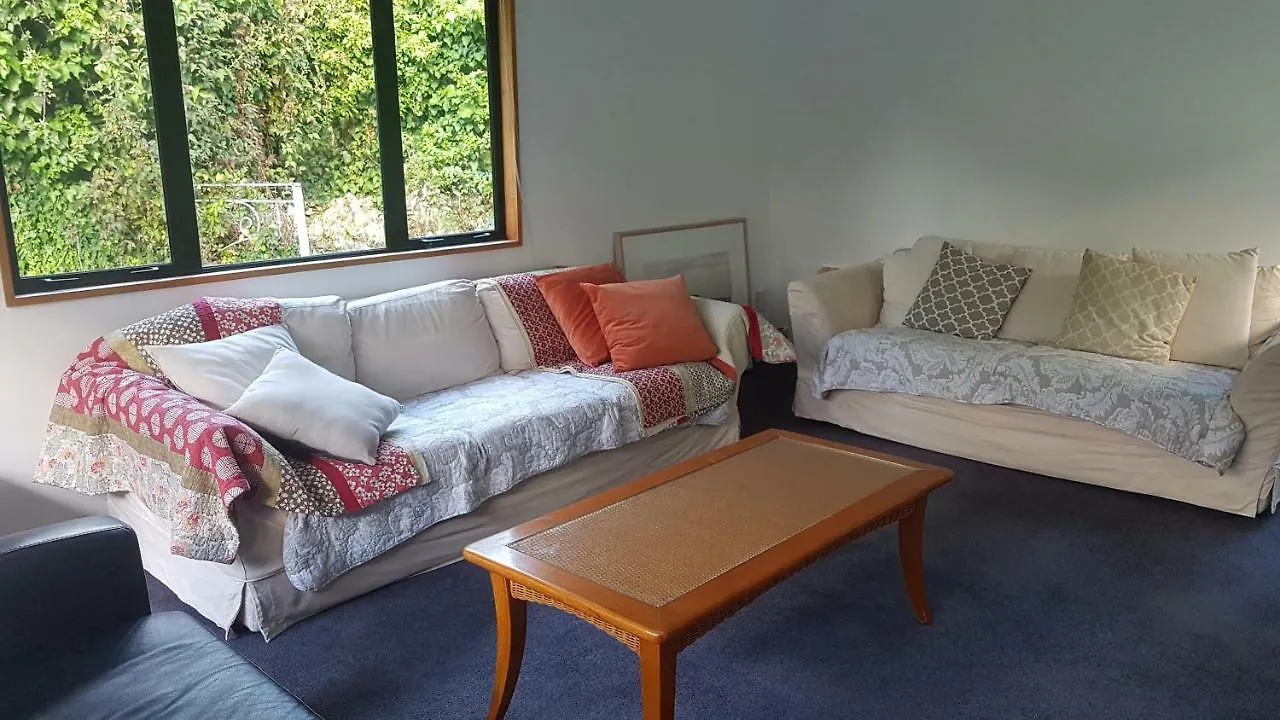 Holiday home Tranquil Treehouse Villa Christchurch